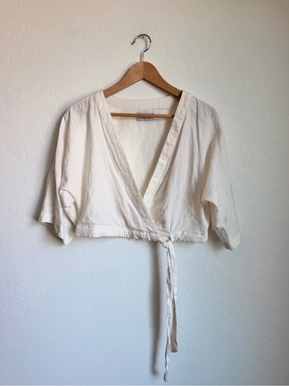 URBAN OUTFITTERS WRAP CROP TOP